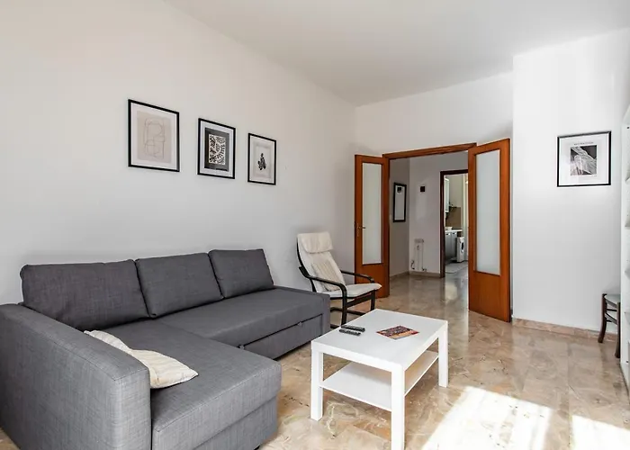 Florence Modern & Bright Apartment!